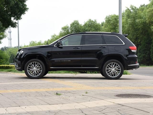 最惨纯进口豪华SUV，V6+8AT是最低配，最高狂降18万，却没人买