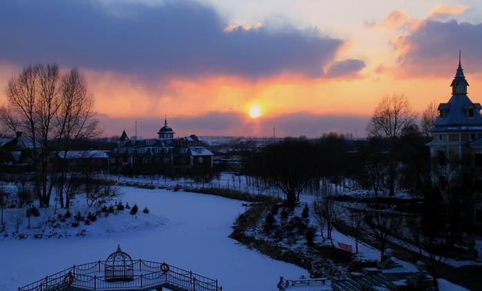 爱上旅游: 到哈尔滨的伏尔加庄园去看雪, 领略俄罗斯fengqing