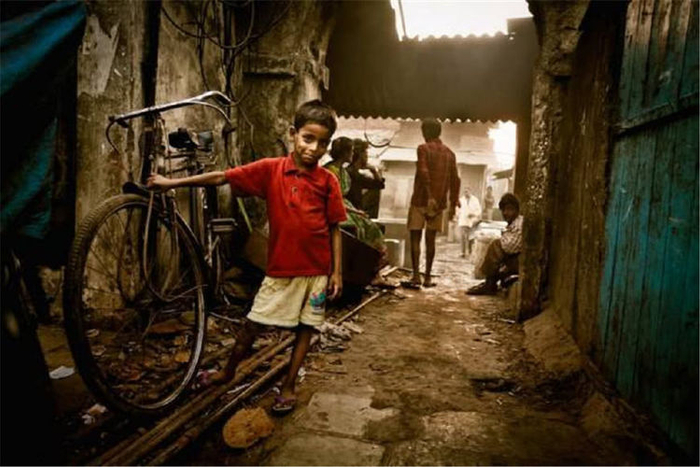 一万元人民币,在非洲能生活多久?答案有点让人意外