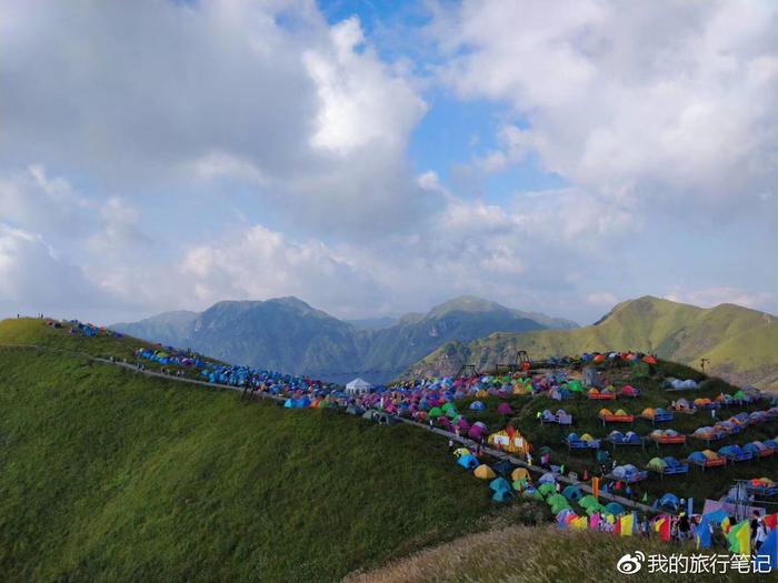去武功山露营 大草原上寻找五彩帐篷