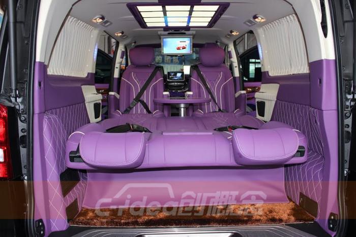 奔驰V250改装豪华舒适内饰，紫色真皮高贵典雅！