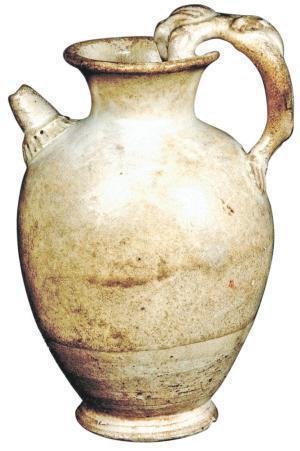 唐代瓷器，时代特征十分突出，被视为珍贵文物