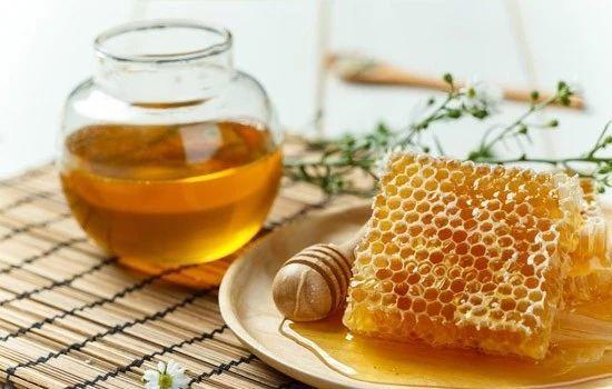 蜂蜜闻着酸了还能吃吗?蜂蜜酸了是不是坏了?!