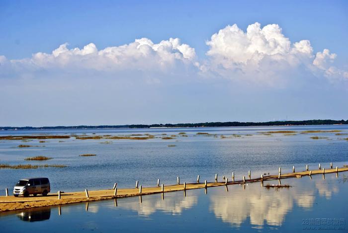 鄱阳湖最美的水上公路，一头连着沟，一头连着镇