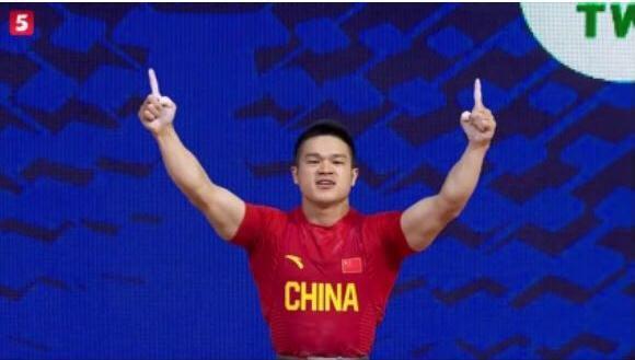 真有实力！这名中国选手，三破世界纪录，连得三项冠军