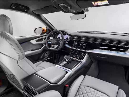 奥迪迈向科技、电动时代，Q8轿跑SUV全球首发