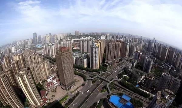 重庆最富裕的一个区和最穷的县
