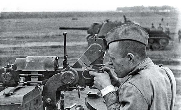 “德什卡”重机枪 苏联第一挺大口径机枪