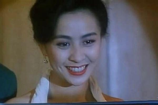 刘嘉玲26年前旧照像极佘诗曼，如今两人颜值下跌全是鼻孔惹的祸