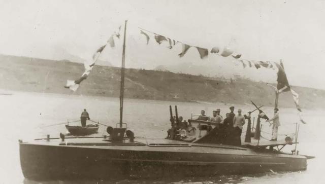 抗战时的中国海军: 从德英等国订购巡洋舰、鱼雷快艇、炮舰