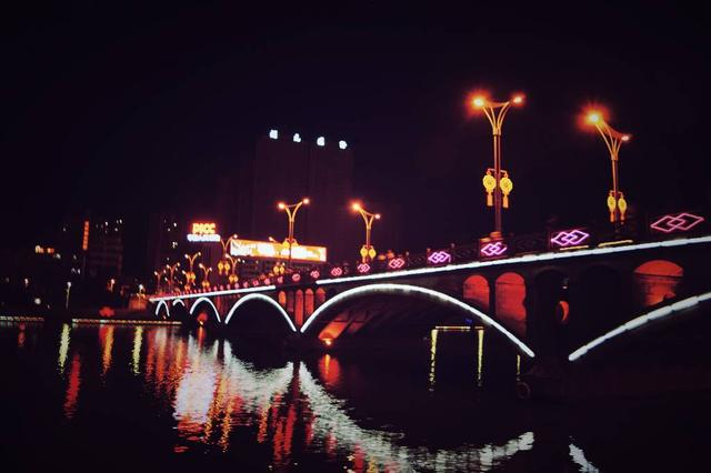 未满十八岁禁止涉足的地方之西北温柔乡