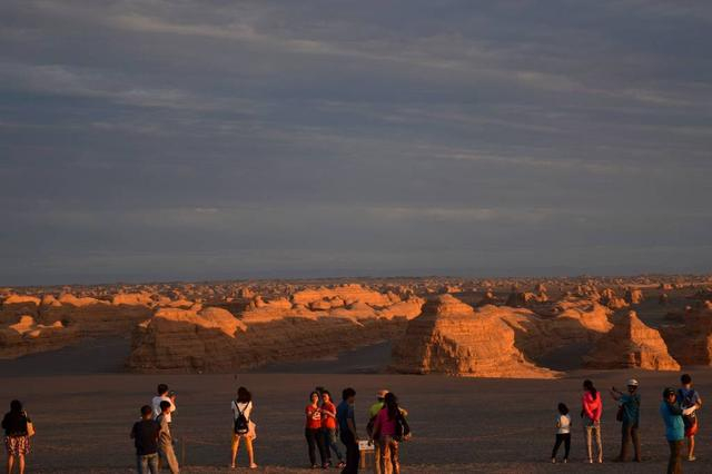 未满十八岁禁止涉足的地方之西北温柔乡