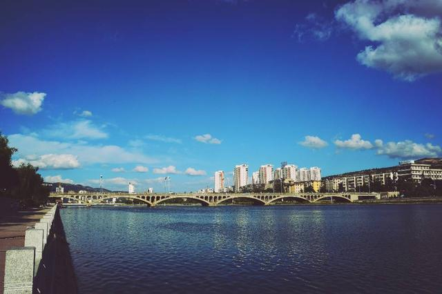 未满十八岁禁止涉足的地方之西北温柔乡