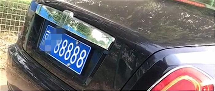北京偶遇480万劳斯莱斯，本不会太注意，但车牌号实在太霸气！