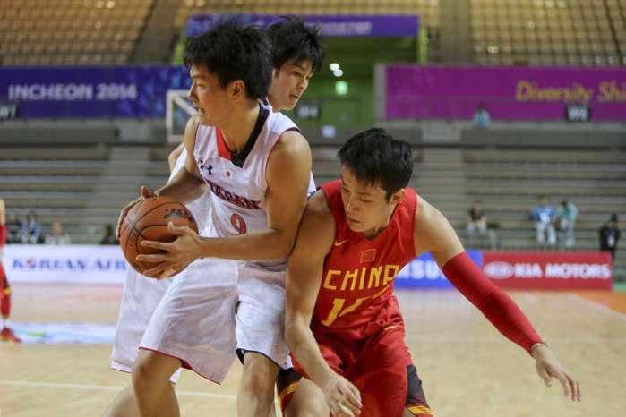 中国男篮对阵日本队历史战绩:曾59分血洗对手,赢20+是常规操作