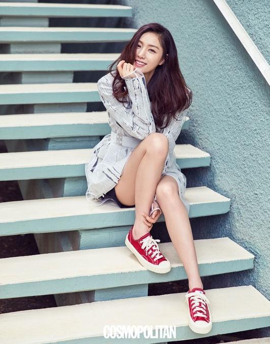 韩国女艺人徐智慧拍时装杂志写真