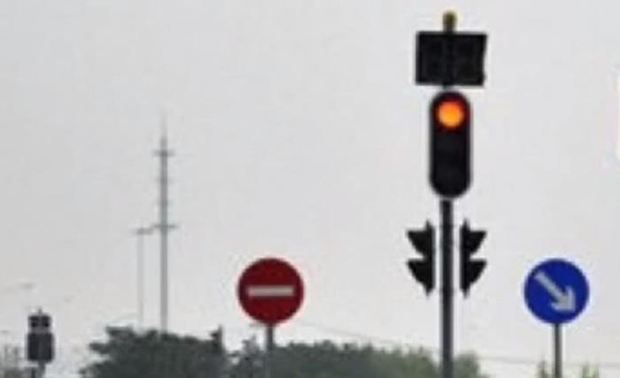 红灯到底能不能右转 新手司机傻傻摸不清 老司机来带你“闯红灯”