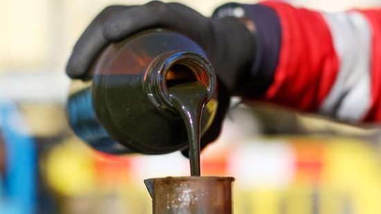 油价高居不下，特朗普慌了！普京或不会如美国所愿？