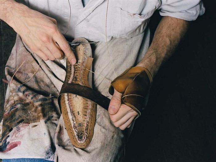 高级手工定制鞋的精湛工艺-角度订制手工鞋履