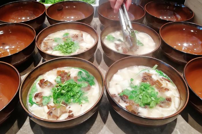 张老炝方城炝锅烩面:河南烩面新名片
​