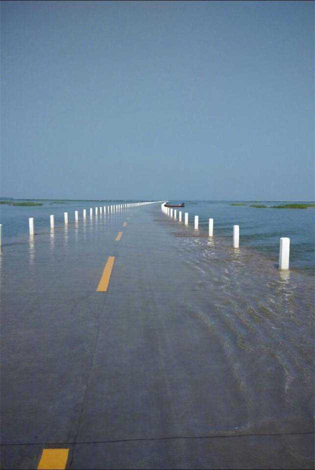鄱阳湖最美的水上公路，一头连着沟，一头连着镇