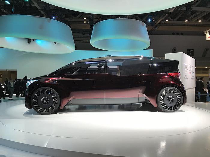 丰田最新MPV，轴距长3.5米，氢燃料驱动续航可达1000公里！