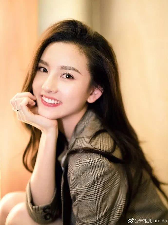 宋祖儿素颜比欧阳娜娜还照骗?但她的化妆技术却吊打所有美妆博主