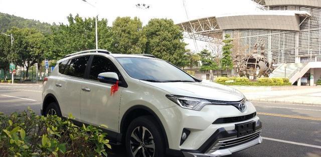 连住宿费都省了 看RAV4荣放变房车