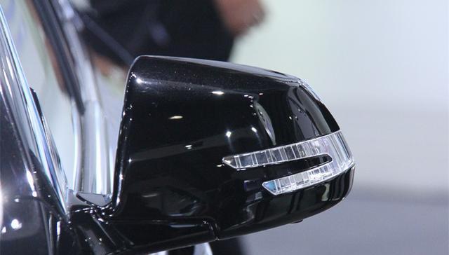 号称自主奔驰, 全身萨博技术就卖27万, 结果销量0.011万辆