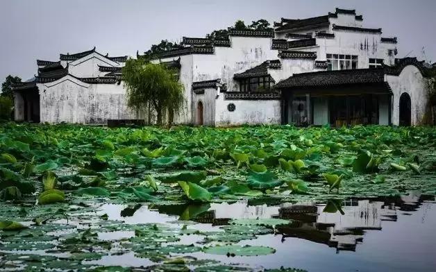 国内15个人少小众古镇，夏天正好挑一个去小住几天！