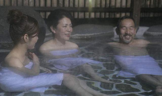 中国游客在日本泡温泉，为什么都会感到尴尬？今天可算知道了