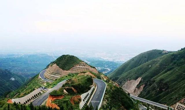 号称西安最美的环山旅游盘山公路, 九曲十八弯