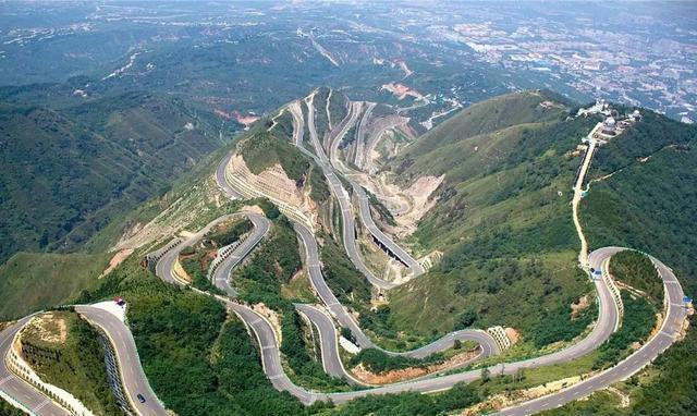 号称西安最美的环山旅游盘山公路, 九曲十八弯