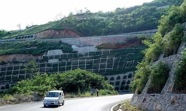 号称西安最美的环山旅游盘山公路, 九曲十八弯