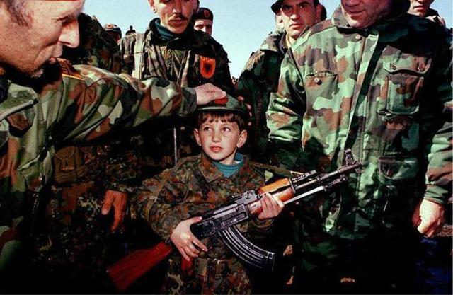 科索沃战争中，谁下令英军攻击俄军险引爆世界大战？