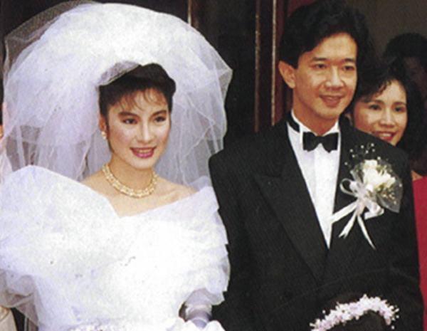 第一功夫女星杨紫琼为78岁母亲庆生，未婚夫只比母亲小6岁