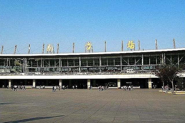 中国5座最具地域风情特色的火车站, 怀疑到了旅游景点