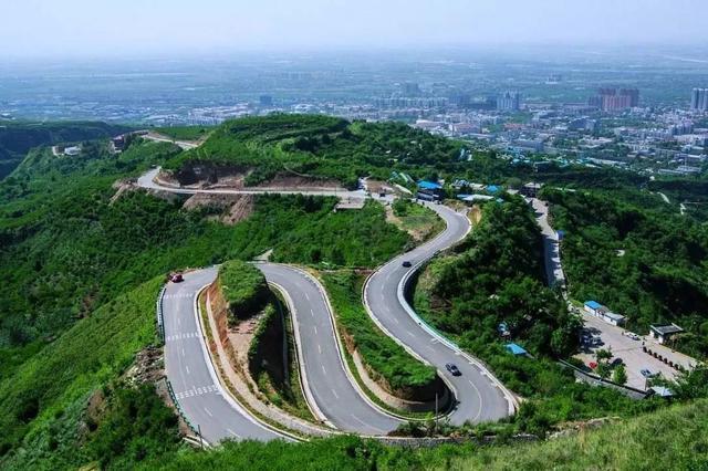 号称西安最美的环山旅游盘山公路，九曲十八弯名震自驾圈