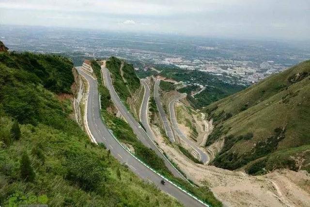 号称西安最美的环山旅游盘山公路，九曲十八弯名震自驾圈