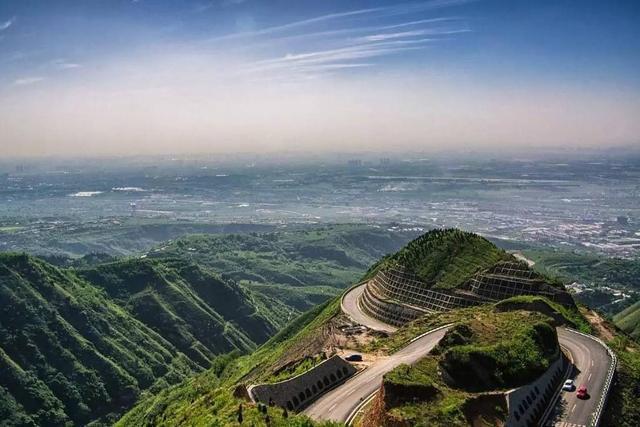 号称西安最美的环山旅游盘山公路，九曲十八弯名震自驾圈