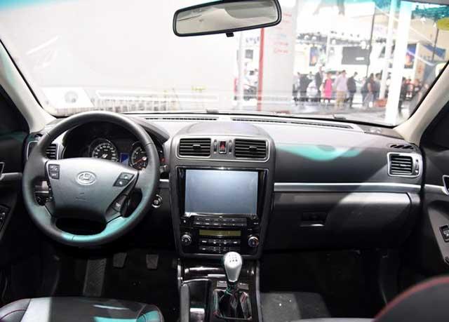 2018北京车展 华泰圣达菲7 1.5T/EV520发布