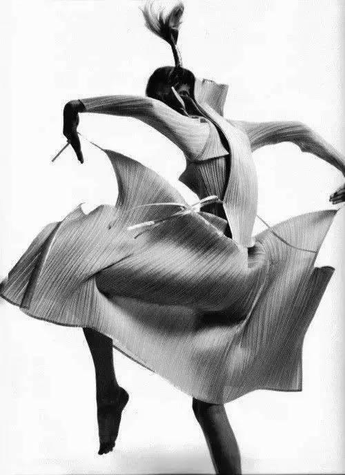 各大专业解构主义的运用，了解什么是解构主义？