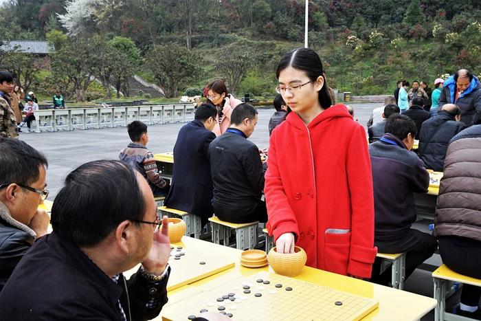 百里杜鹃百盘争艳 女子围甲毕节站指导棋