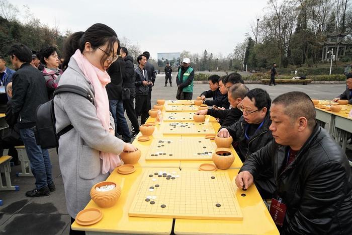 百里杜鹃百盘争艳 女子围甲毕节站指导棋