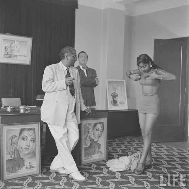 50年代印度导演面试女演员真实老照片