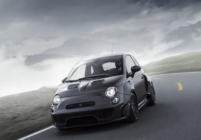 让你见识见识碳纤维版菲亚特500Abarth Ares