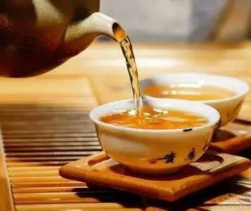 蒲公英是个宝，根、叶、花功效各不同，泡水喝会有4个好变化！