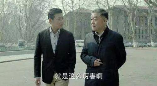 囧哥:光天化日下汽车不翼而飞?原来只是没拉手刹被风吹跑