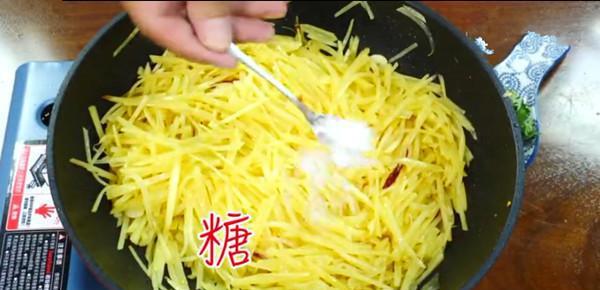 炒土豆丝加香菜，味道很特别