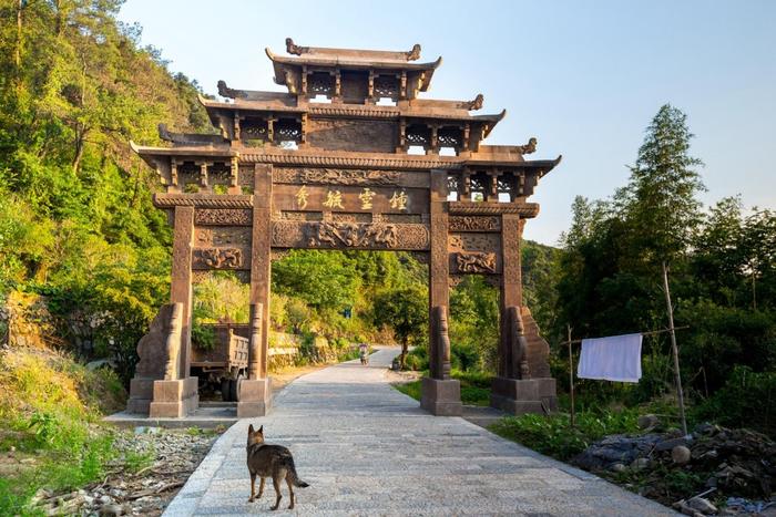 慢时光下的瑶里古镇：从千年瓷都到红色圣地！